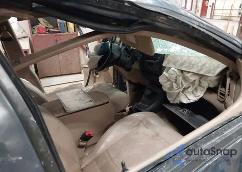 1999 Ford Explorer Eddie Bauer/Limited/Xlt from USA, damaged, VIN 1FMDU34EXXZB65097